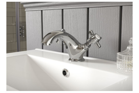 Victoria Basin Taps - Chrome