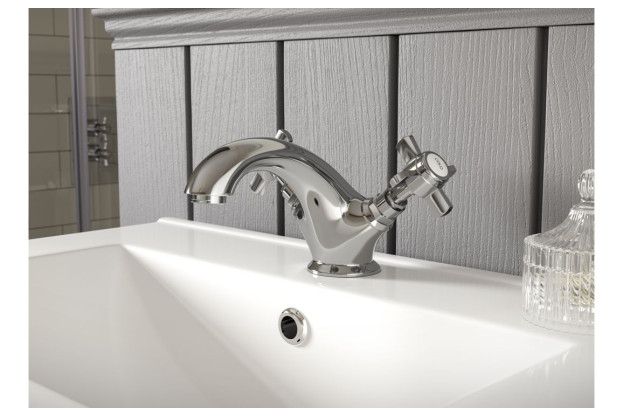 Victoria Basin Taps - Chrome